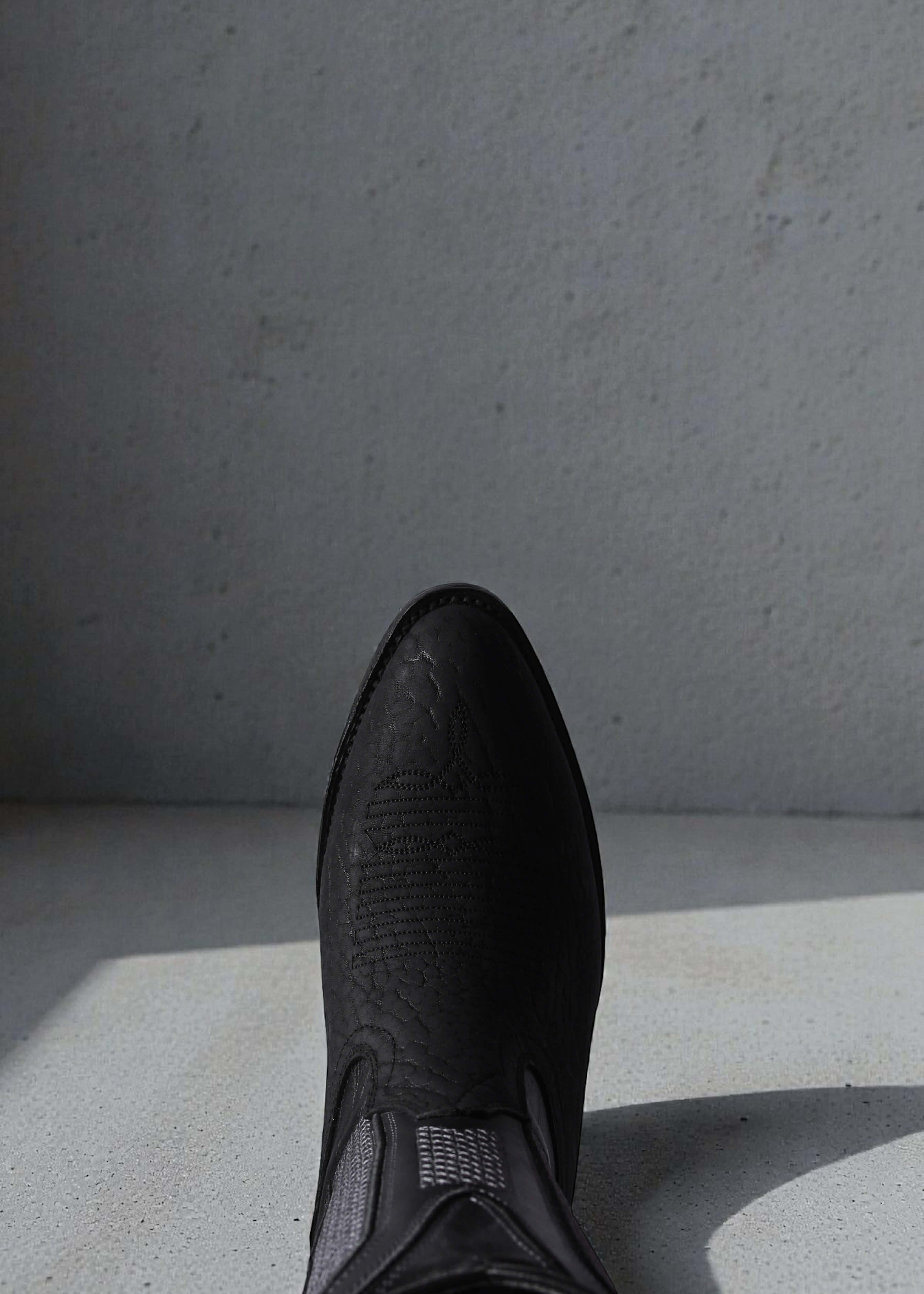 Bota OLD Oval Cuello de Toro Negro Caballero